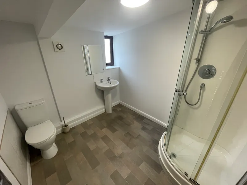 6 Bed House // Aug 2026 - Image 9